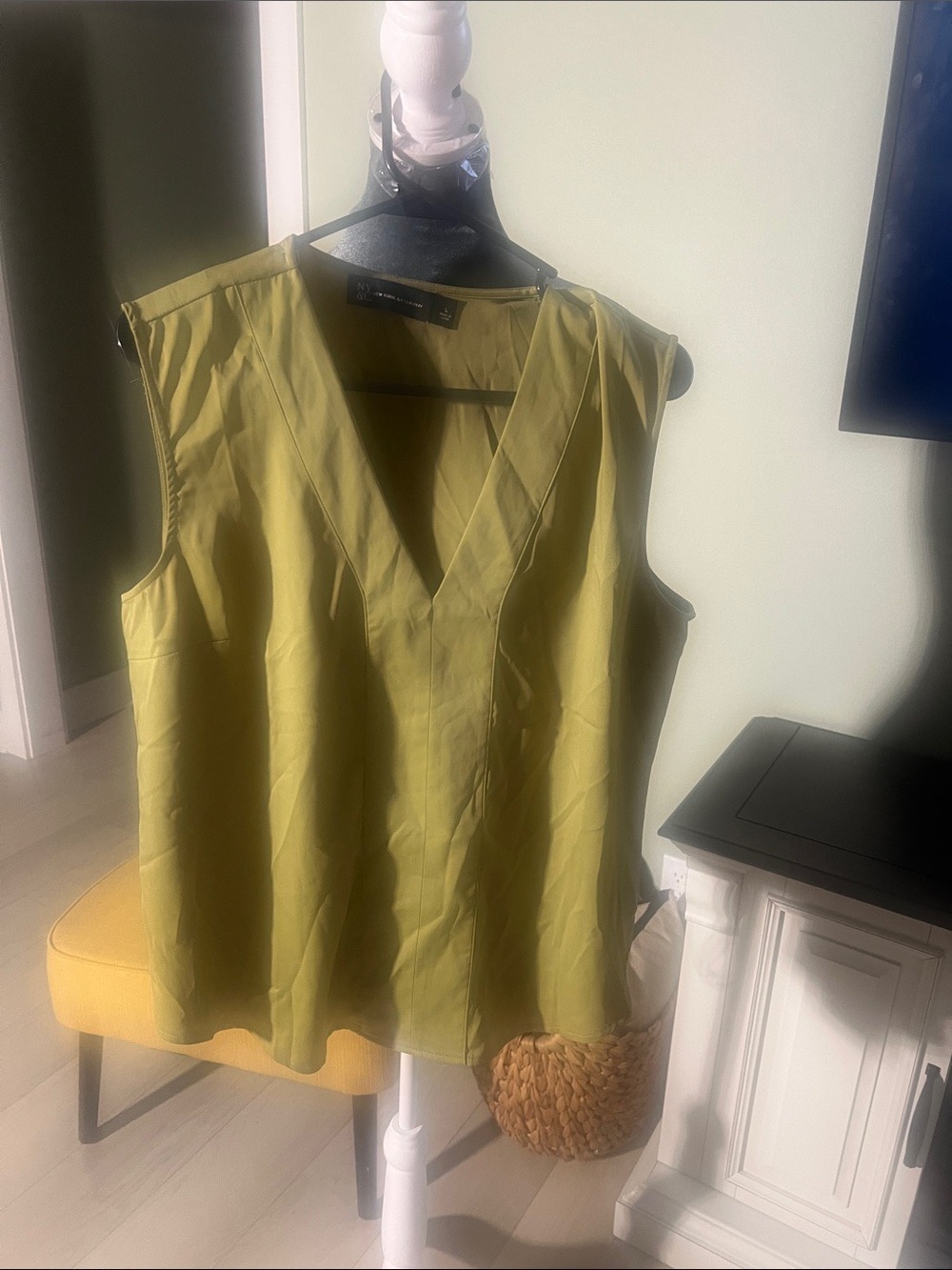 New York & Company Olive Sleeveless V-Neck Camisole